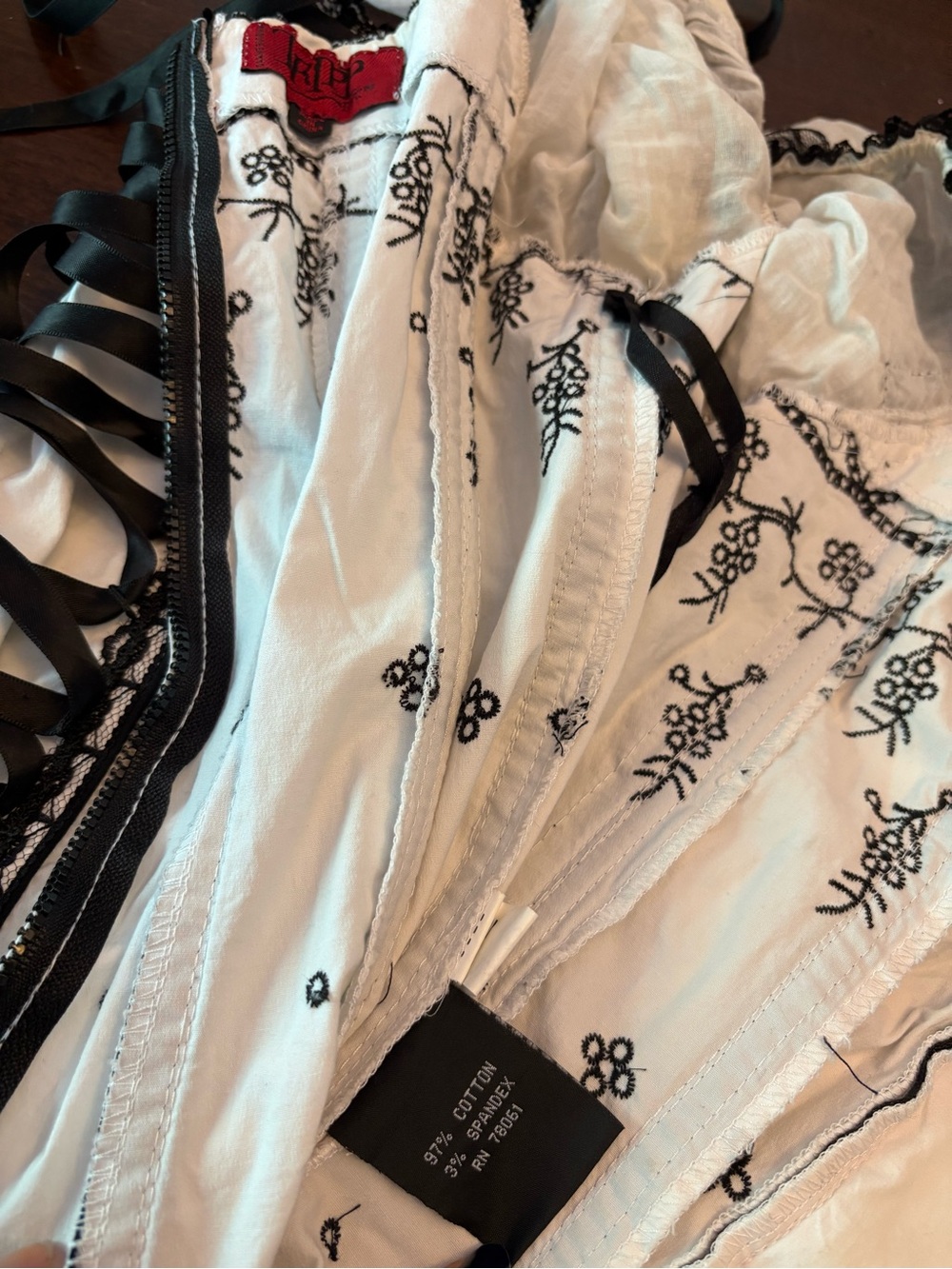 Vintage Tripp White Embroidered Milkmaid Corset Top - Picture 8 of 10